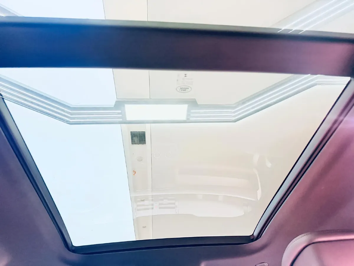 2023 Land Rover Defender 3.0T 400HP L6 8AT,autocango,china used car exporter,china ev exporter,chinese used car exporter,chinese used ev exporter