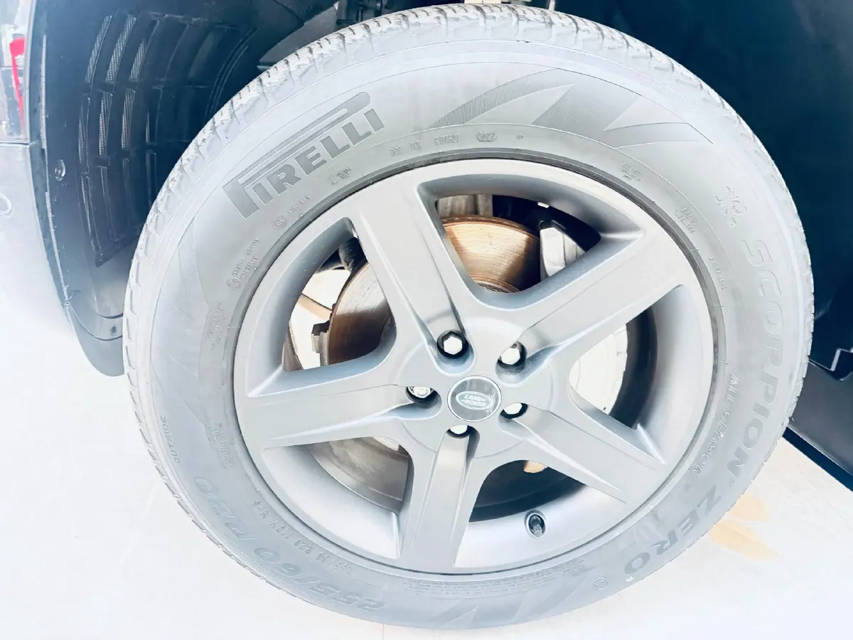 2023 Land Rover Defender 3.0T 400HP L6 8AT,autocango,china used car exporter,china ev exporter,chinese used car exporter,chinese used ev exporter