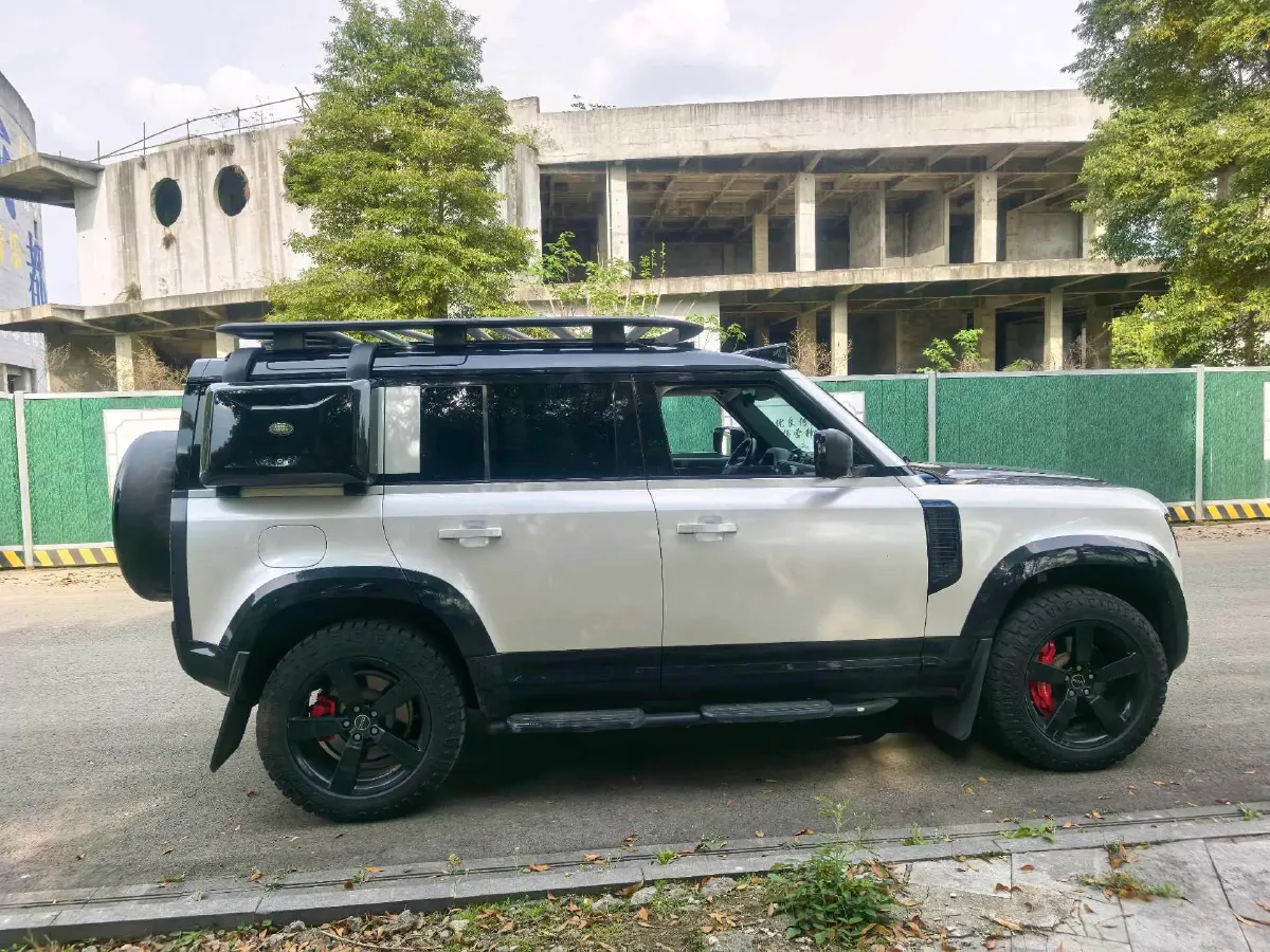 2023 Land Rover Defender 3.0T 400HP L6 8AT,autocango,china used car exporter,china ev exporter,chinese used car exporter,chinese used ev exporter