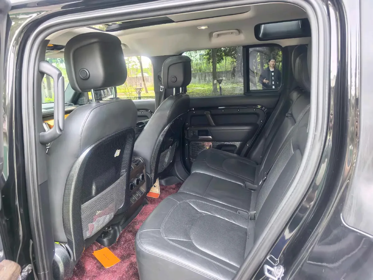 2023 Land Rover Defender 3.0T 400HP L6 8AT,autocango,china used car exporter,china ev exporter,chinese used car exporter,chinese used ev exporter