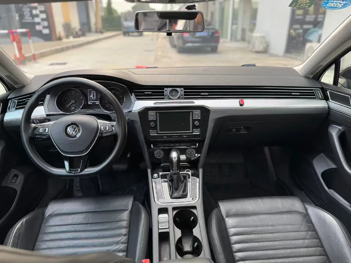 2019 Volkswagen Magotan 2.0T 186HP L4 7DCT,autocango,china used car exporter,china ev exporter,chinese used car exporter,chinese used ev exporter