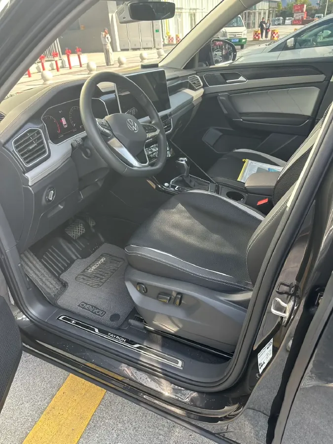 2024 Volkswagen Tayron 2.0T 186HP L4 7DCT,autocango,china used car exporter,china ev exporter,chinese used car exporter,chinese used ev exporter