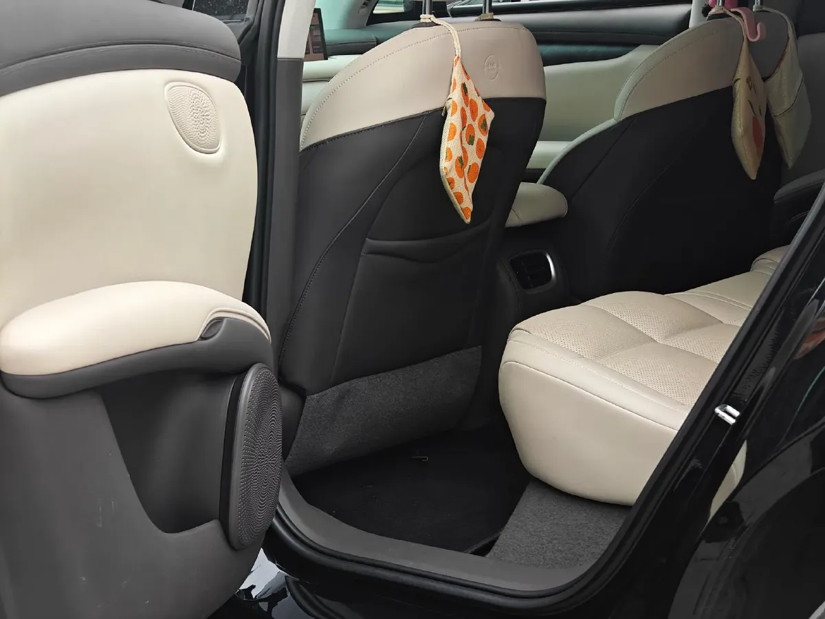 2023 IM LS6 BEV 71KWH,autocango,china used car exporter,china ev exporter,chinese used car exporter,chinese used ev exporter