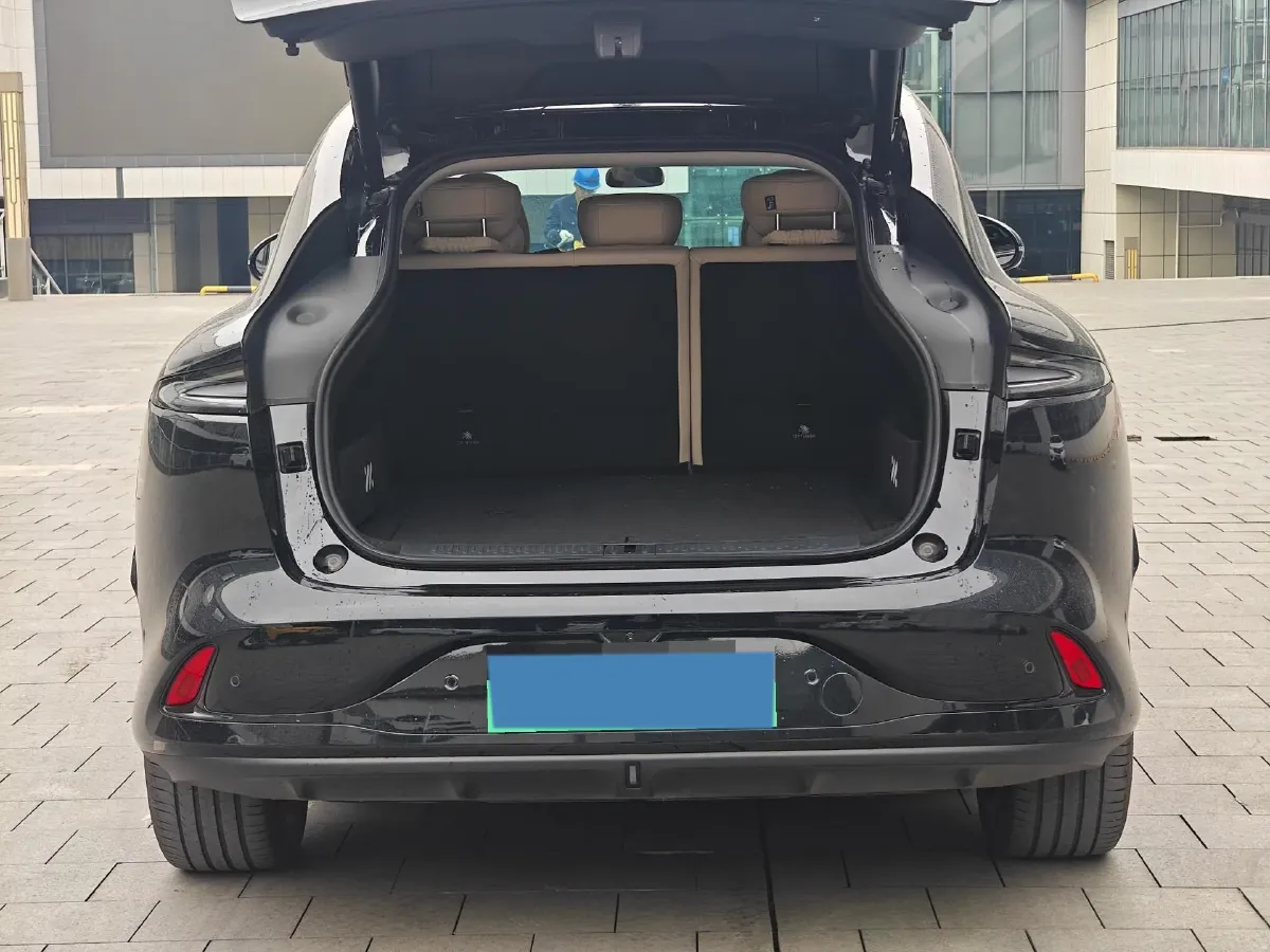 2023 IM LS6 BEV 71KWH,autocango,china used car exporter,china ev exporter,chinese used car exporter,chinese used ev exporter