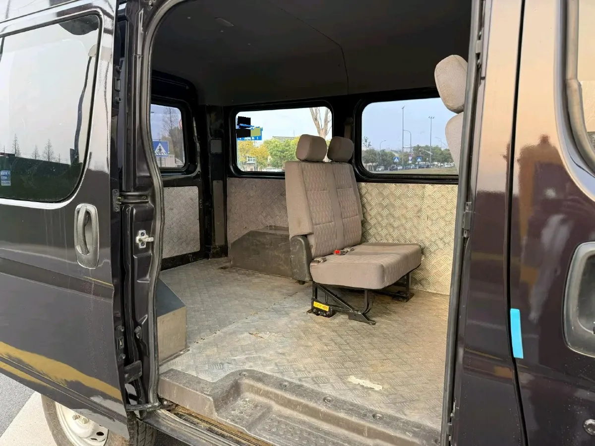 2021 DongFeng DFAC YuFeng 2.5T 136HP L4 6MT,autocango,china used car exporter,china ev exporter,chinese used car exporter,chinese used ev exporter