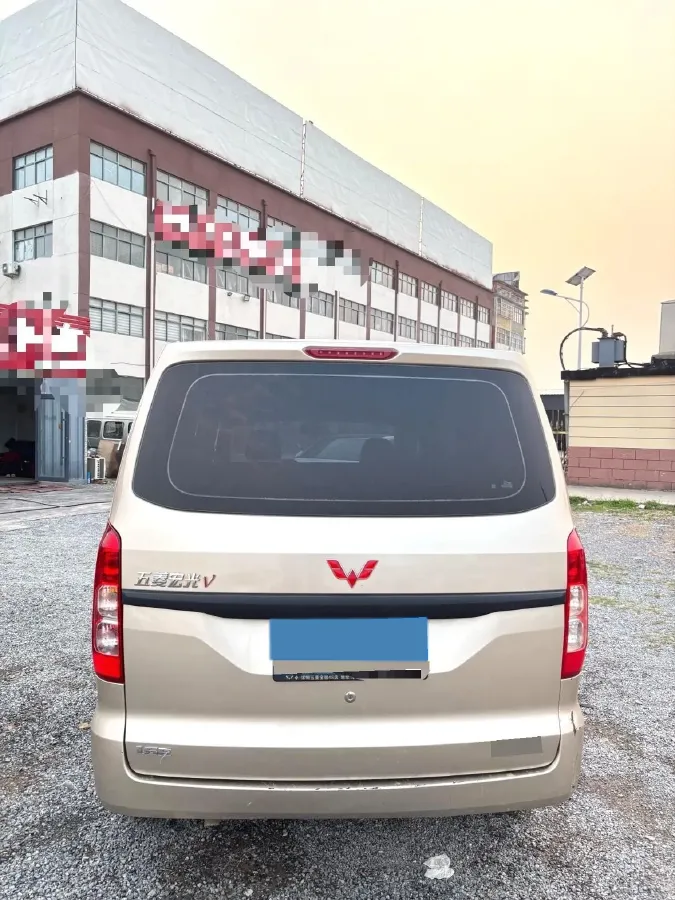 2019 WuLing RongGuang V 1.5L 99HP L4 6MT,autocango,china used car exporter,china ev exporter,chinese used car exporter,chinese used ev exporter