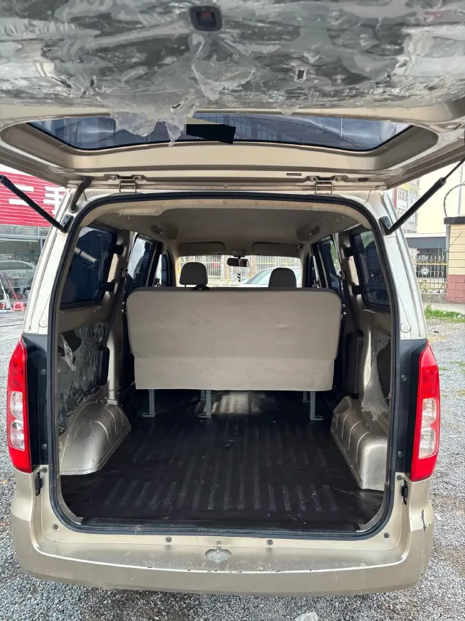 2019 WuLing RongGuang V 1.5L 99HP L4 6MT,autocango,china used car exporter,china ev exporter,chinese used car exporter,chinese used ev exporter