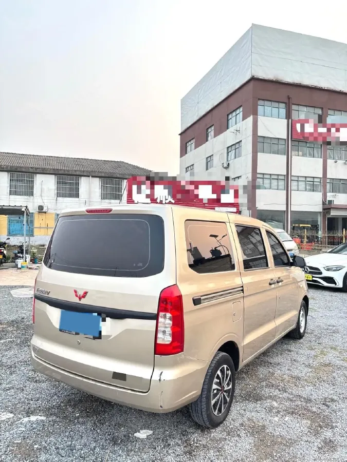 2019 WuLing RongGuang V 1.5L 99HP L4 6MT,autocango,china used car exporter,china ev exporter,chinese used car exporter,chinese used ev exporter