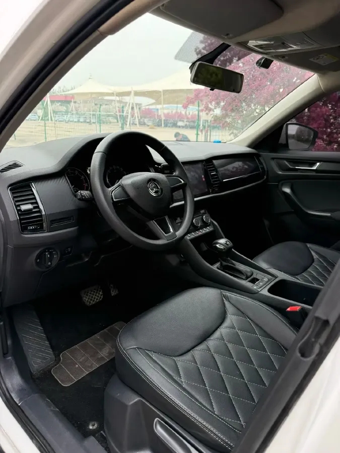 2018 Skoda Kodiak 2.0T 186HP L4 7DCT,autocango,china used car exporter,china ev exporter,chinese used car exporter,chinese used ev exporter