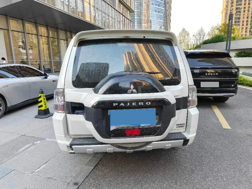 2018 Mitsubishi Pajero 3.0L 174HP V6 5AT,autocango,china used car exporter,china ev exporter,chinese used car exporter,chinese used ev exporter