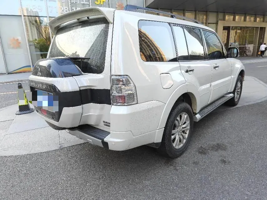 2018 Mitsubishi Pajero 3.0L 174HP V6 5AT,autocango,china used car exporter,china ev exporter,chinese used car exporter,chinese used ev exporter