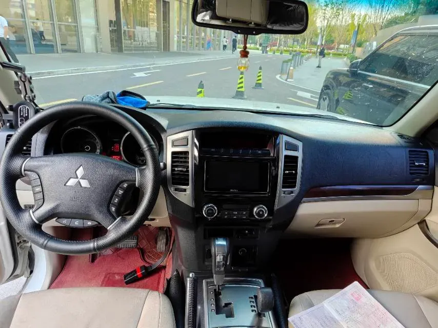 2018 Mitsubishi Pajero 3.0L 174HP V6 5AT,autocango,china used car exporter,china ev exporter,chinese used car exporter,chinese used ev exporter