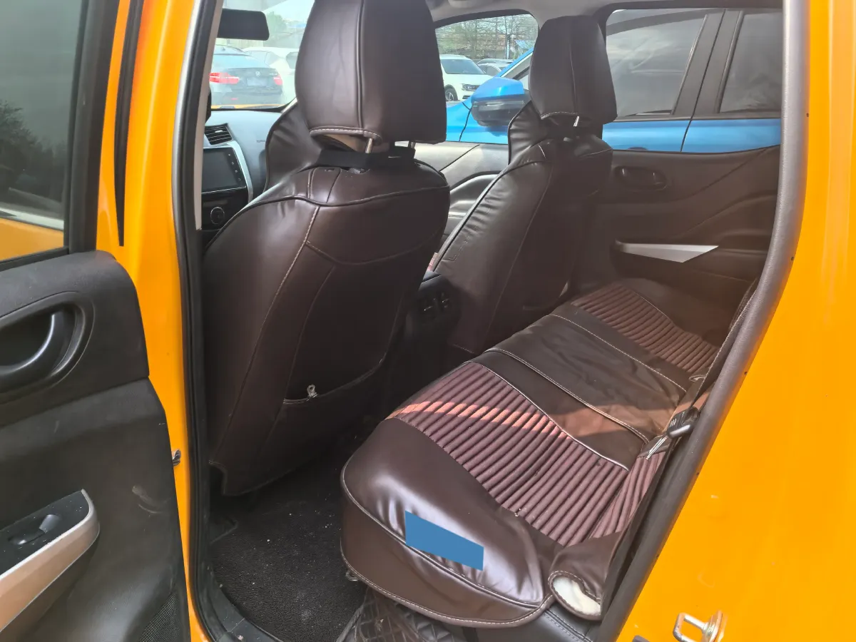 2023 Nissan Navara 2.5L 190HP L4 7AT,autocango,china used car exporter,china ev exporter,chinese used car exporter,chinese used ev exporter