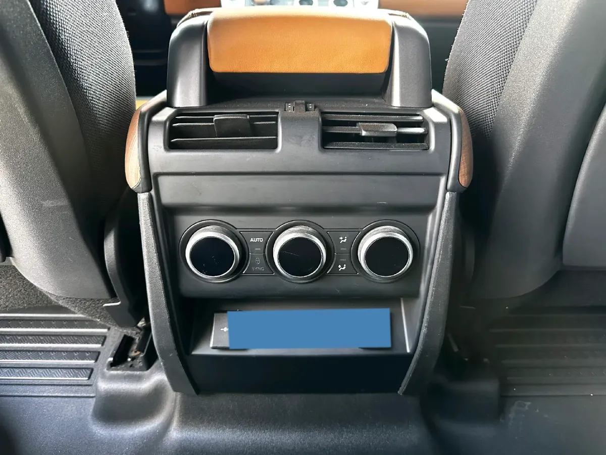 2021 Land Rover Defender 3.0T 400HP L6 8AT,autocango,china used car exporter,china ev exporter,chinese used car exporter,chinese used ev exporter