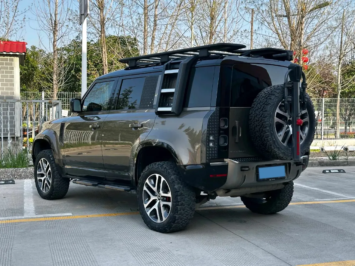 2021 Land Rover Defender 3.0T 400HP L6 8AT,autocango,china used car exporter,china ev exporter,chinese used car exporter,chinese used ev exporter