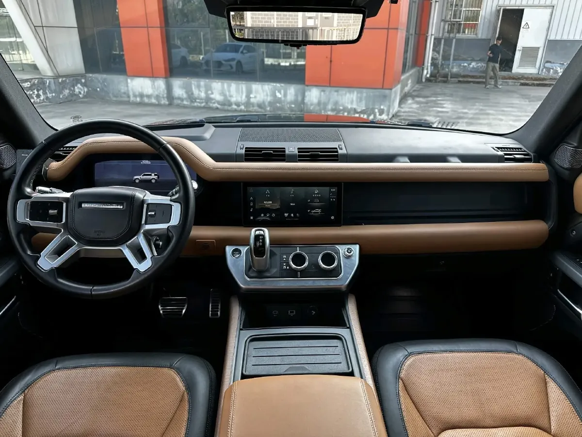 2021 Land Rover Defender 3.0T 400HP L6 8AT,autocango,china used car exporter,china ev exporter,chinese used car exporter,chinese used ev exporter