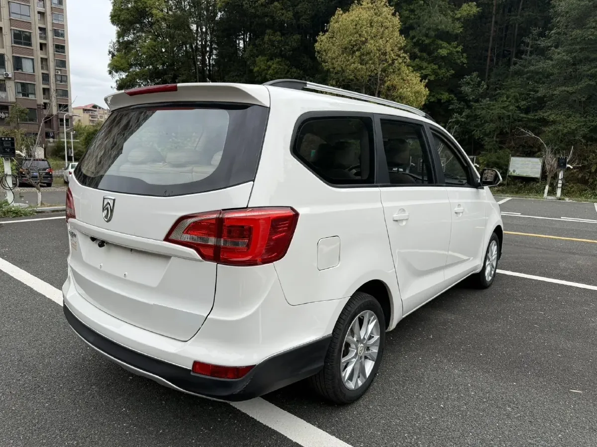 2019 BaoJun 730 1.5L 105HP L4 6MT,autocango,china used car exporter,china ev exporter,chinese used car exporter,chinese used ev exporter