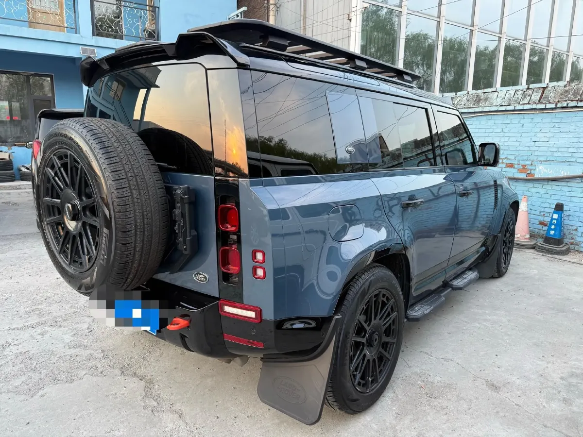 2022 Land Rover Defender 3.0T 400HP L6 8AT,autocango,china used car exporter,china ev exporter,chinese used car exporter,chinese used ev exporter