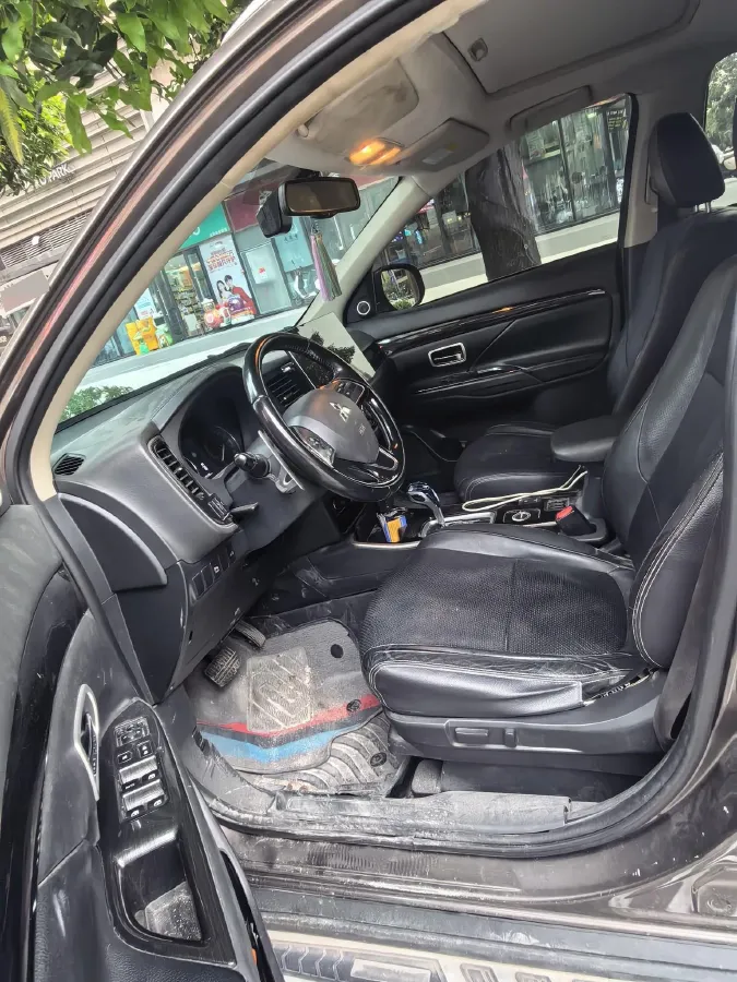 2018 Mitsubishi Outlander 2.4L 192HP L4 CVT,autocango,china used car exporter,china ev exporter,chinese used car exporter,chinese used ev exporter