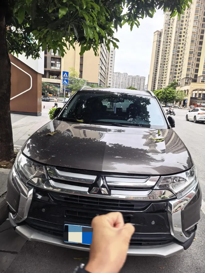 2018 Mitsubishi Outlander 2.4L 192HP L4 CVT,autocango,china used car exporter,china ev exporter,chinese used car exporter,chinese used ev exporter