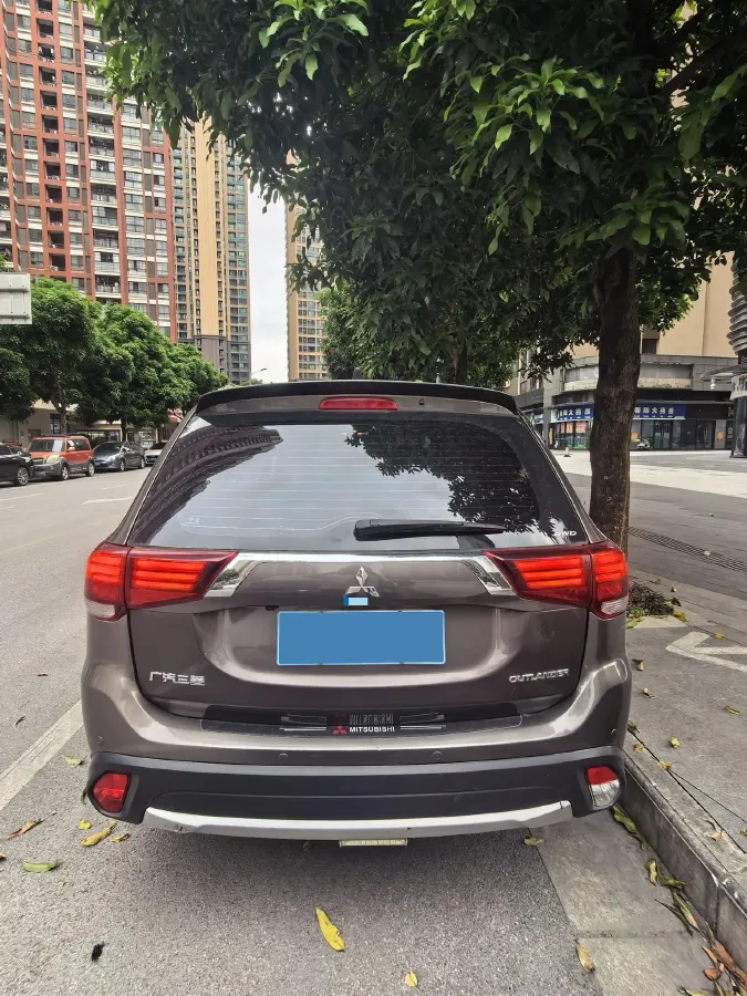 2018 Mitsubishi Outlander 2.4L 192HP L4 CVT,autocango,china used car exporter,china ev exporter,chinese used car exporter,chinese used ev exporter