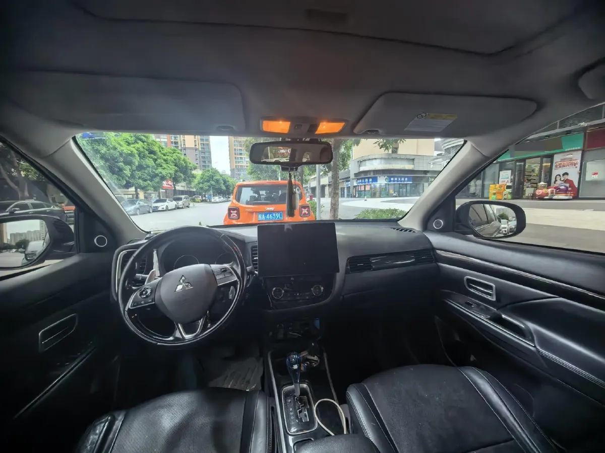 2018 Mitsubishi Outlander 2.4L 192HP L4 CVT,autocango,china used car exporter,china ev exporter,chinese used car exporter,chinese used ev exporter