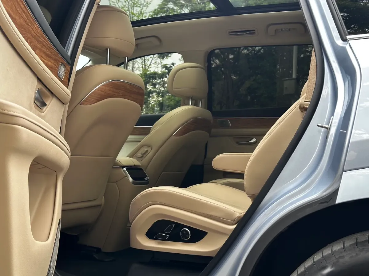 2022 Volvo S60 2.0T 197HP L4 8AT,autocango,china used car exporter,china ev exporter,chinese used car exporter,chinese used ev exporter