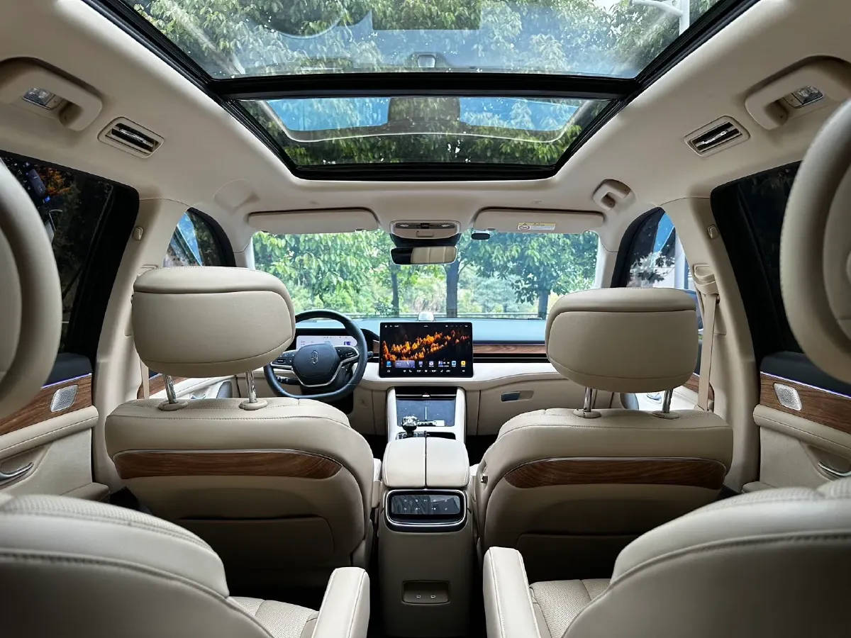 2022 Volvo S60 2.0T 197HP L4 8AT,autocango,china used car exporter,china ev exporter,chinese used car exporter,chinese used ev exporter