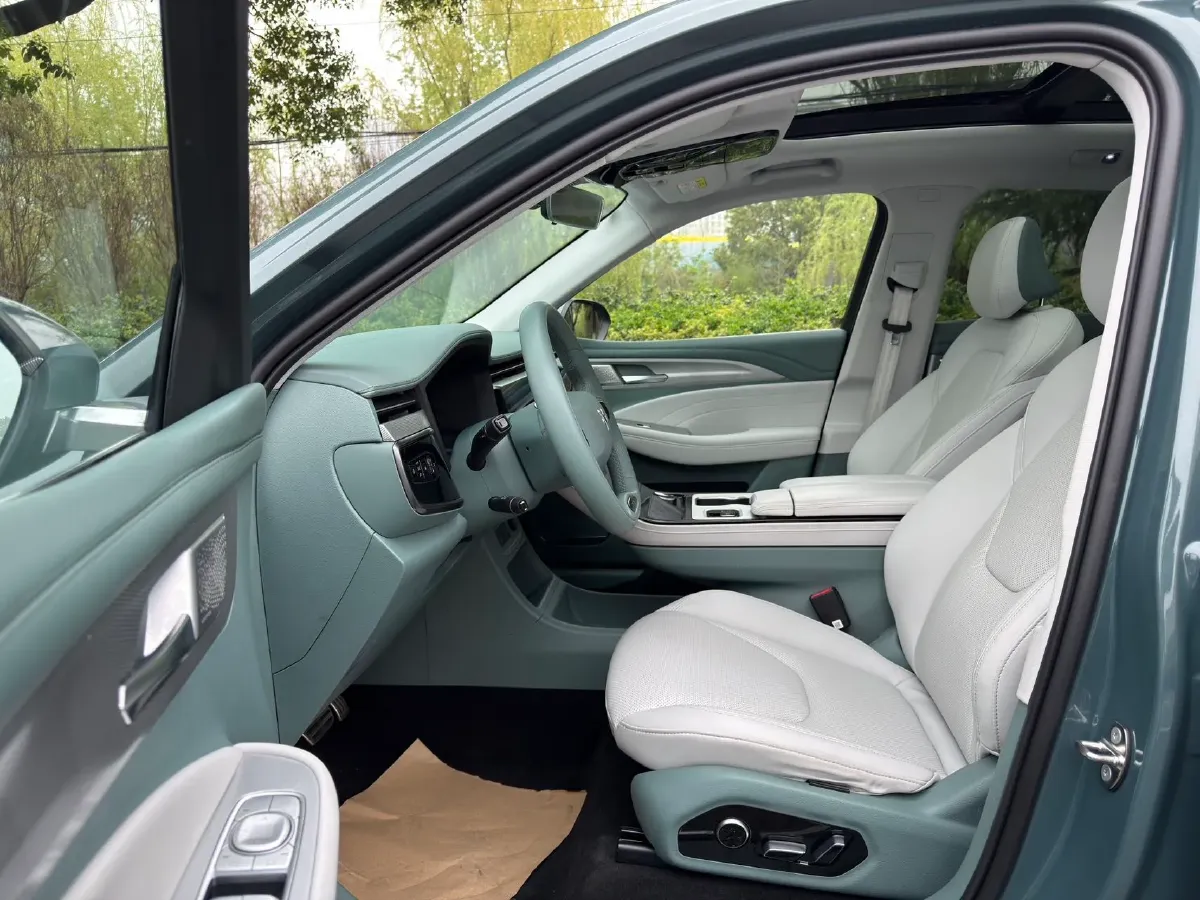 2023 ARCFOX αT BEV 68.1KWH,autocango,china used car exporter,china ev exporter,chinese used car exporter,chinese used ev exporter