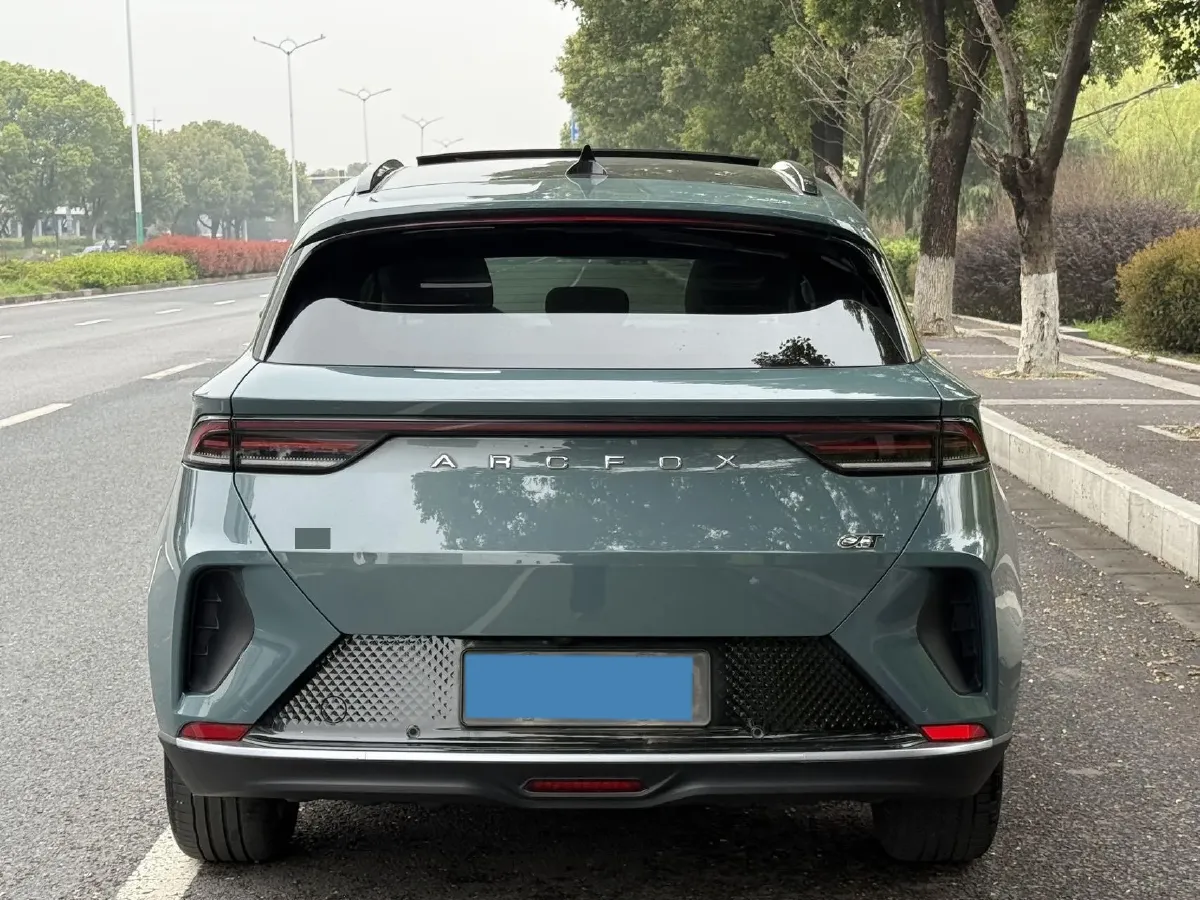2023 ARCFOX αT BEV 68.1KWH,autocango,china used car exporter,china ev exporter,chinese used car exporter,chinese used ev exporter