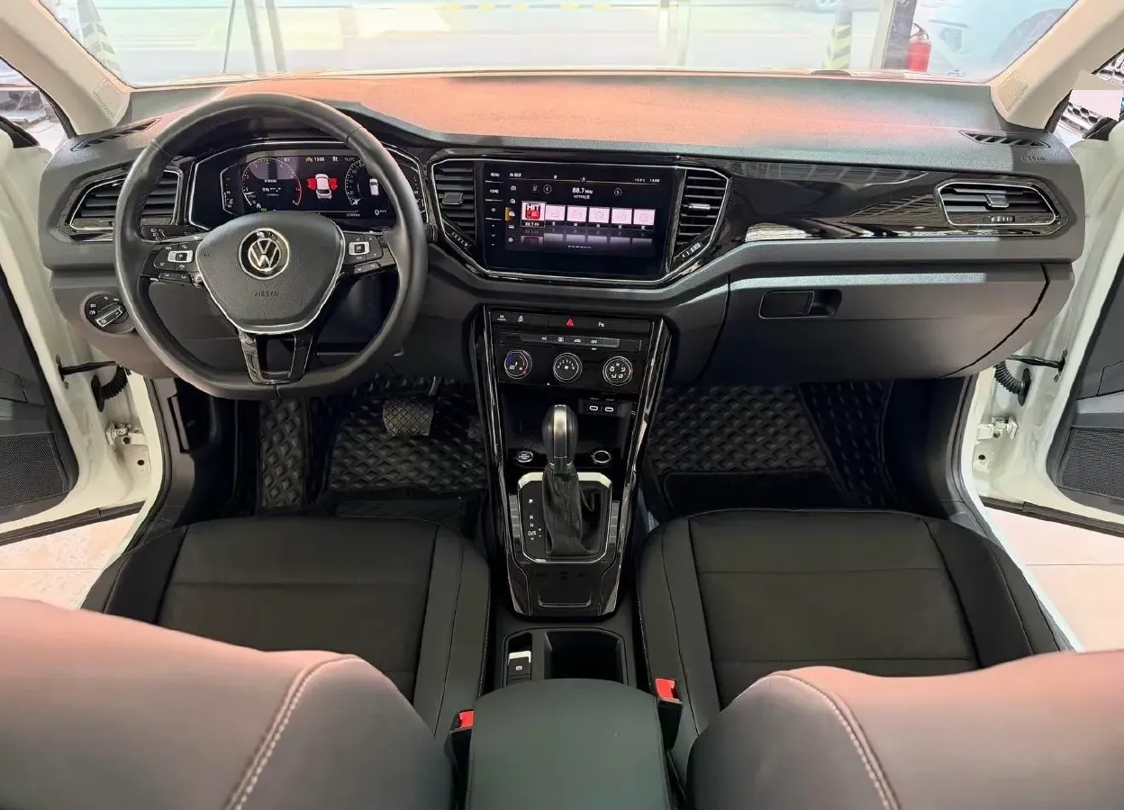 2022 Volkswagen T-Roc 1.4T 150HP L4 7DCT,autocango,china used car exporter,china ev exporter,chinese used car exporter,chinese used ev exporter