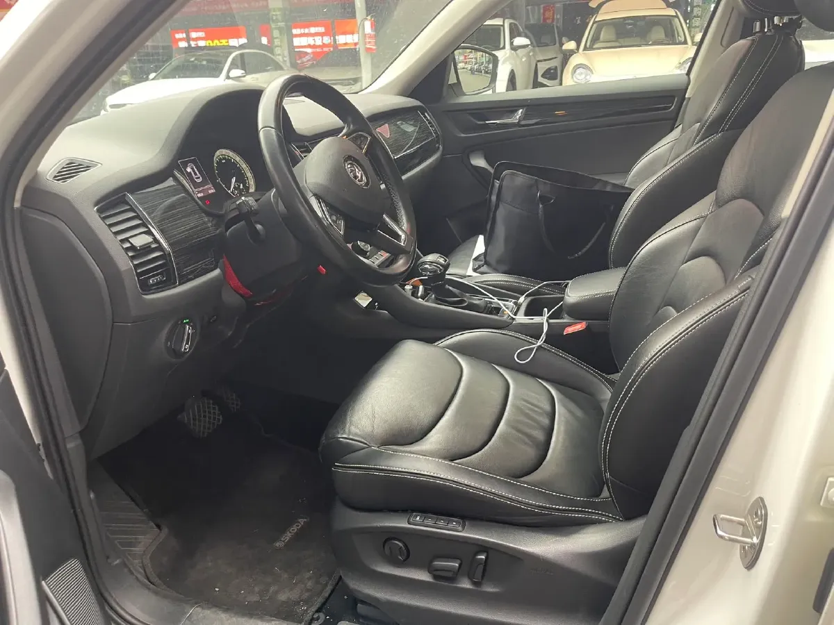 2018 Skoda Kodiak 1.8T 180HP L4 7DCT,autocango,china used car exporter,china ev exporter,chinese used car exporter,chinese used ev exporter