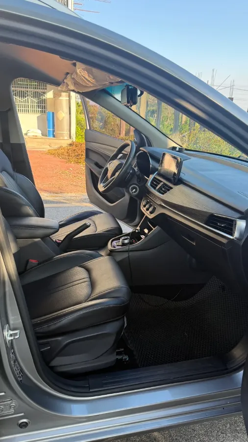 2018 BaoJun 360 1.5L 112HP L4 6MT,autocango,china used car exporter,china ev exporter,chinese used car exporter,chinese used ev exporter