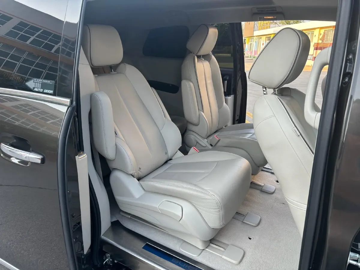 2021 Buick GL8 2.0T 237HP L4 9AT,autocango,china used car exporter,china ev exporter,chinese used car exporter,chinese used ev exporter