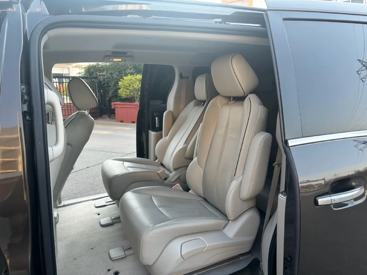 2021 Buick GL8 2.0T 237HP L4 9AT,autocango,china used car exporter,china ev exporter,chinese used car exporter,chinese used ev exporter