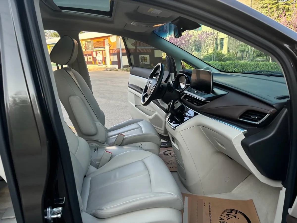 2021 Buick GL8 2.0T 237HP L4 9AT,autocango,china used car exporter,china ev exporter,chinese used car exporter,chinese used ev exporter