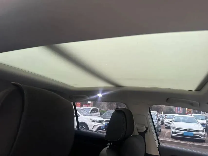 2022 Volkswagen T-Roc 1.4T 150HP L4 7DCT,autocango,china used car exporter,china ev exporter,chinese used car exporter,chinese used ev exporter