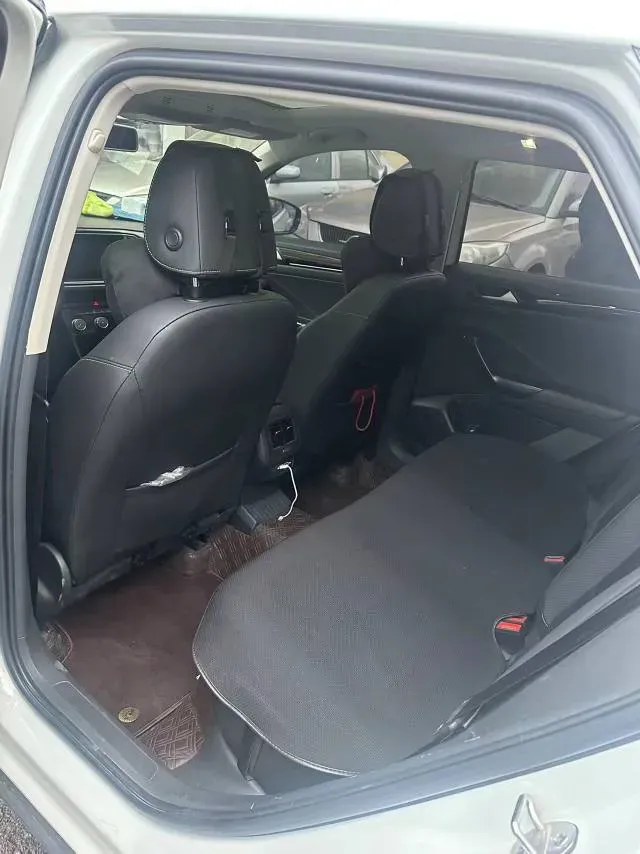 2022 Volkswagen T-Roc 1.4T 150HP L4 7DCT,autocango,china used car exporter,china ev exporter,chinese used car exporter,chinese used ev exporter