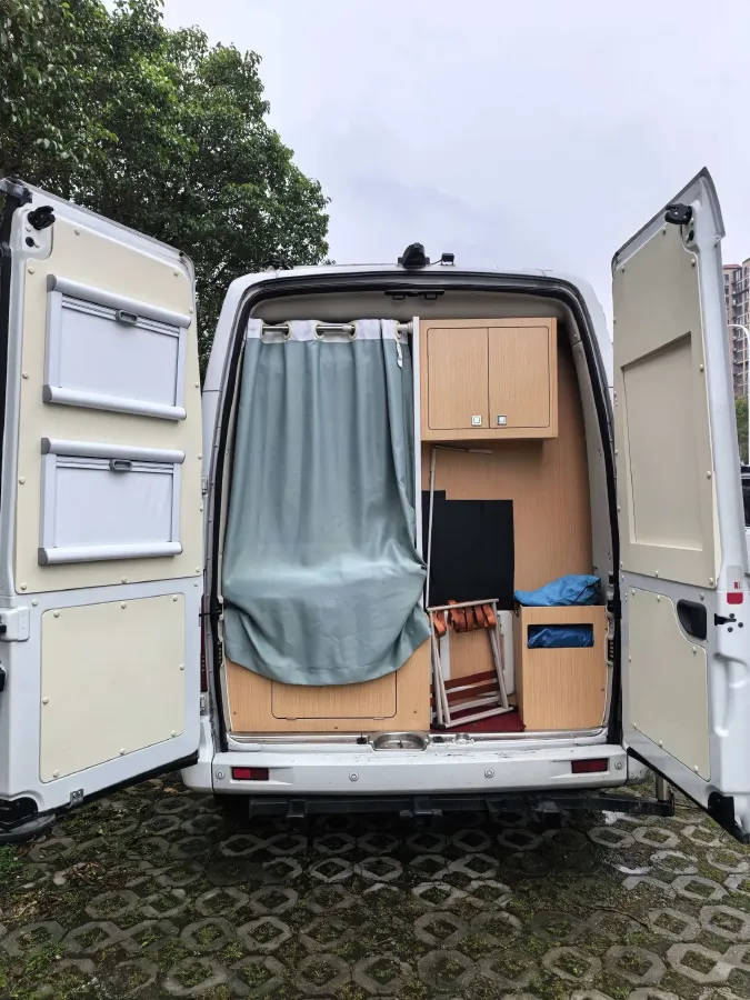 2023 MAXUS XinTu V80 2.0T 139HP L4 6MT,autocango,china used car exporter,china ev exporter,chinese used car exporter,chinese used ev exporter