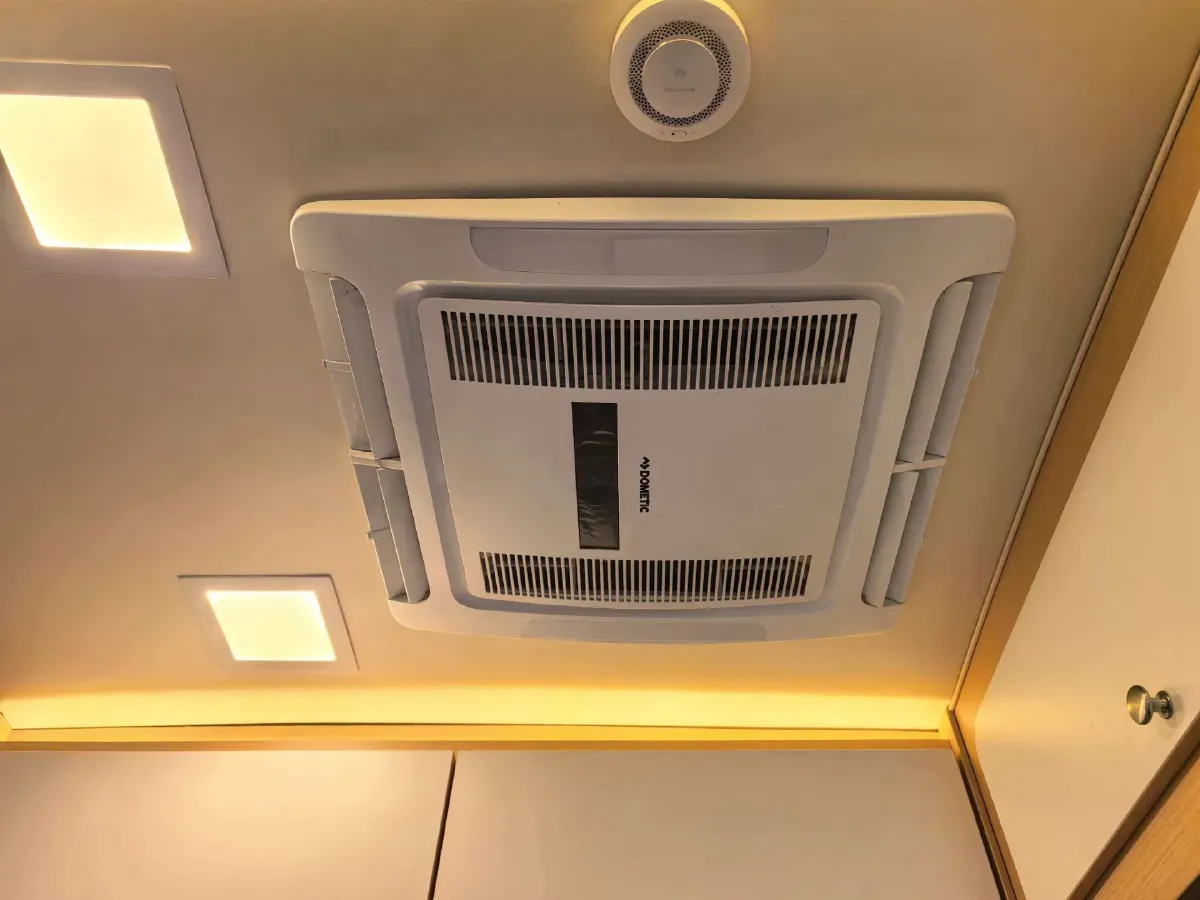 2023 MAXUS XinTu V80 2.0T 139HP L4 6MT,autocango,china used car exporter,china ev exporter,chinese used car exporter,chinese used ev exporter