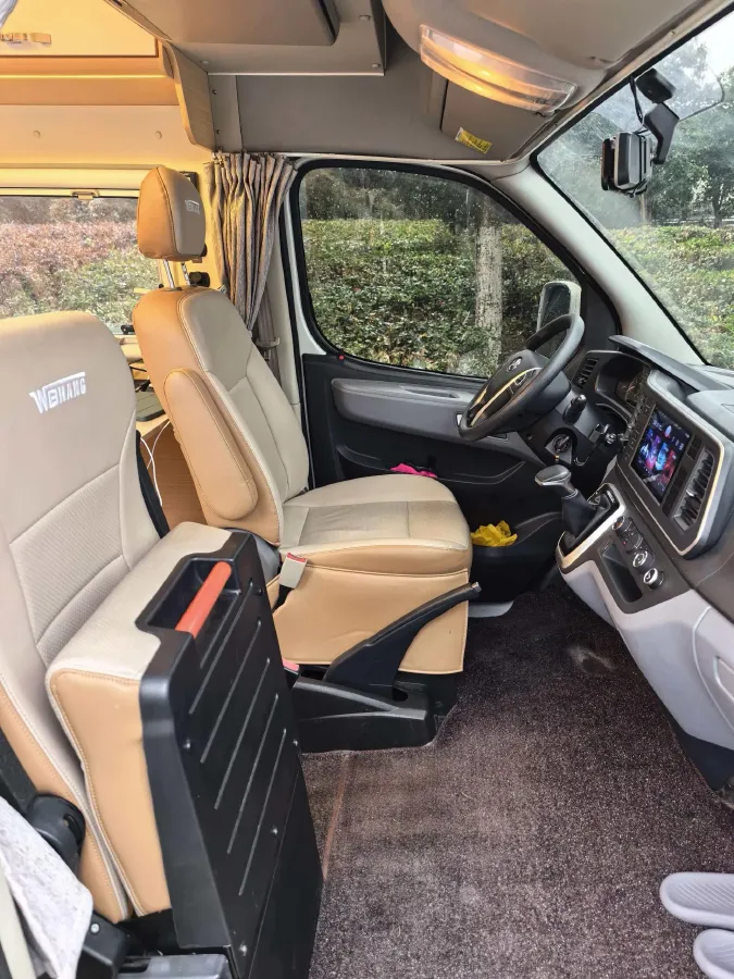 2023 MAXUS XinTu V80 2.0T 139HP L4 6MT,autocango,china used car exporter,china ev exporter,chinese used car exporter,chinese used ev exporter