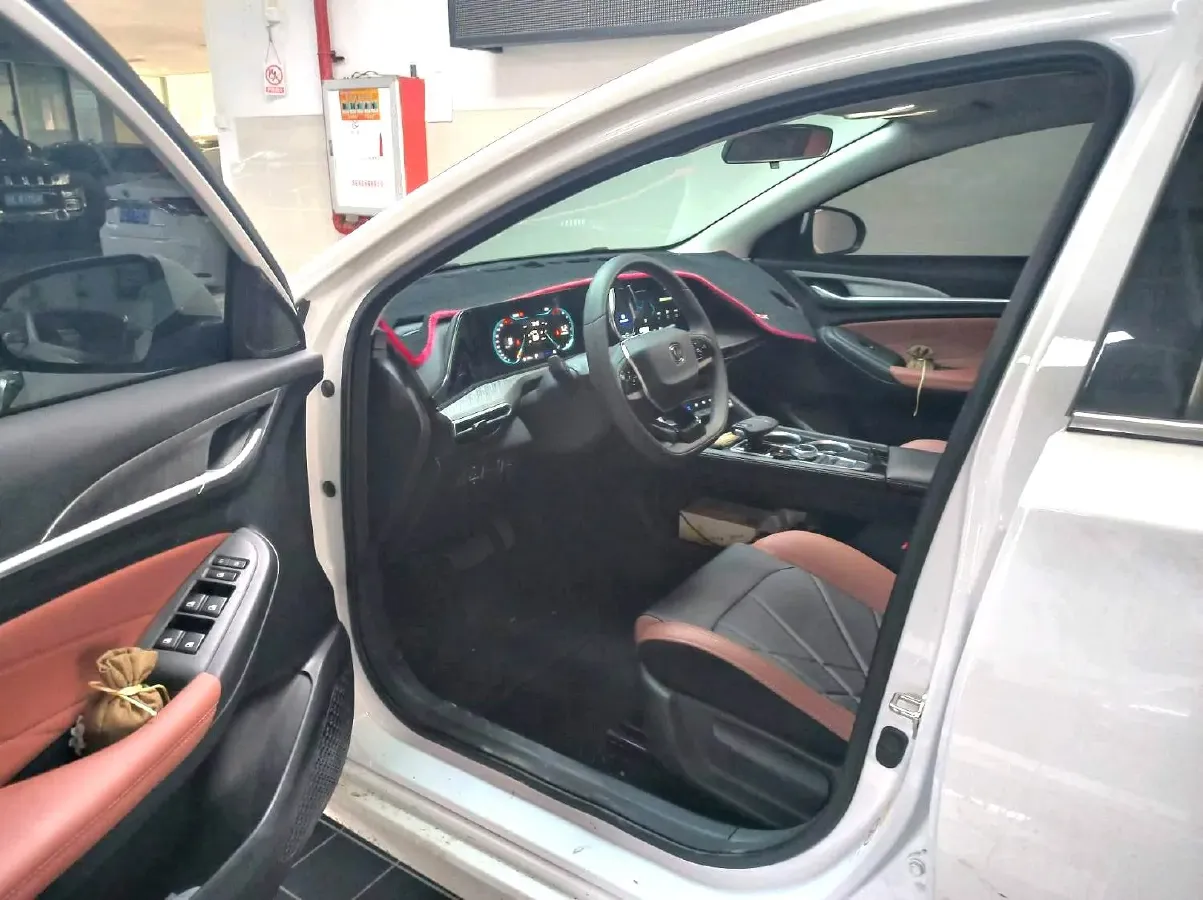 2023 ChangAn Eado 1.4T 160HP L4 7DCT,autocango,china used car exporter,china ev exporter,chinese used car exporter,chinese used ev exporter