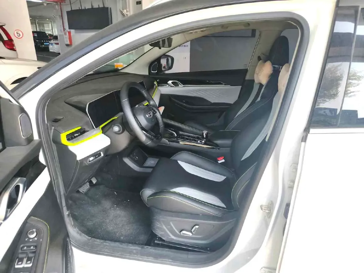 2022 Geely Coolray 1.5T 181HP L4 7DCT,autocango,china used car exporter,china ev exporter,chinese used car exporter,chinese used ev exporter