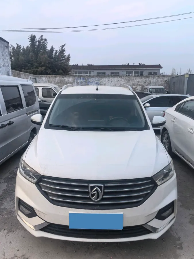 2018 BaoJun 360 1.5L 112HP L4 6MT,autocango,china used car exporter,china ev exporter,chinese used car exporter,chinese used ev exporter