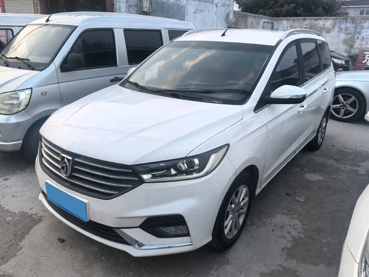 2018 BaoJun 360 1.5L 112HP L4 6MT,autocango,china used car exporter,china ev exporter,chinese used car exporter,chinese used ev exporter