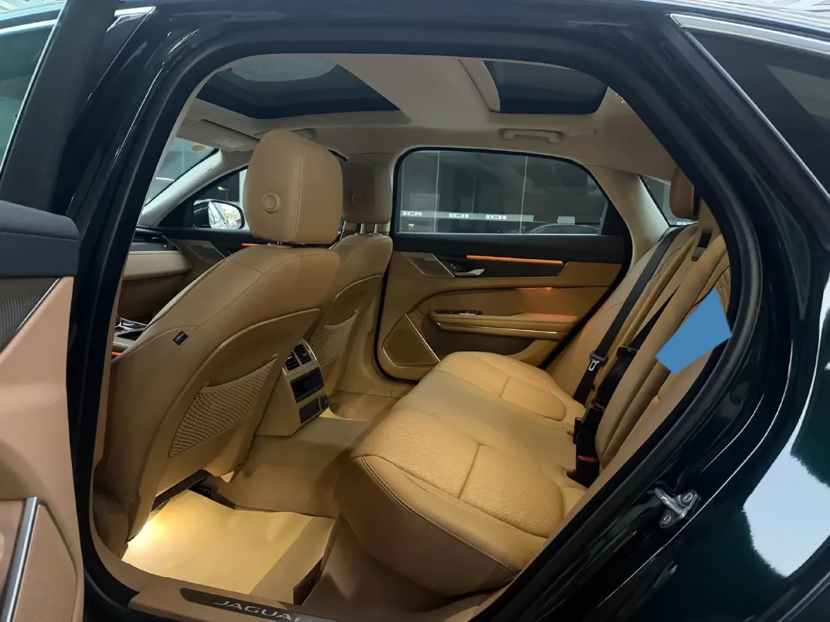 2023 Jaguar XFL 2.0T 250HP L4 8AT,autocango,china used car exporter,china ev exporter,chinese used car exporter,chinese used ev exporter