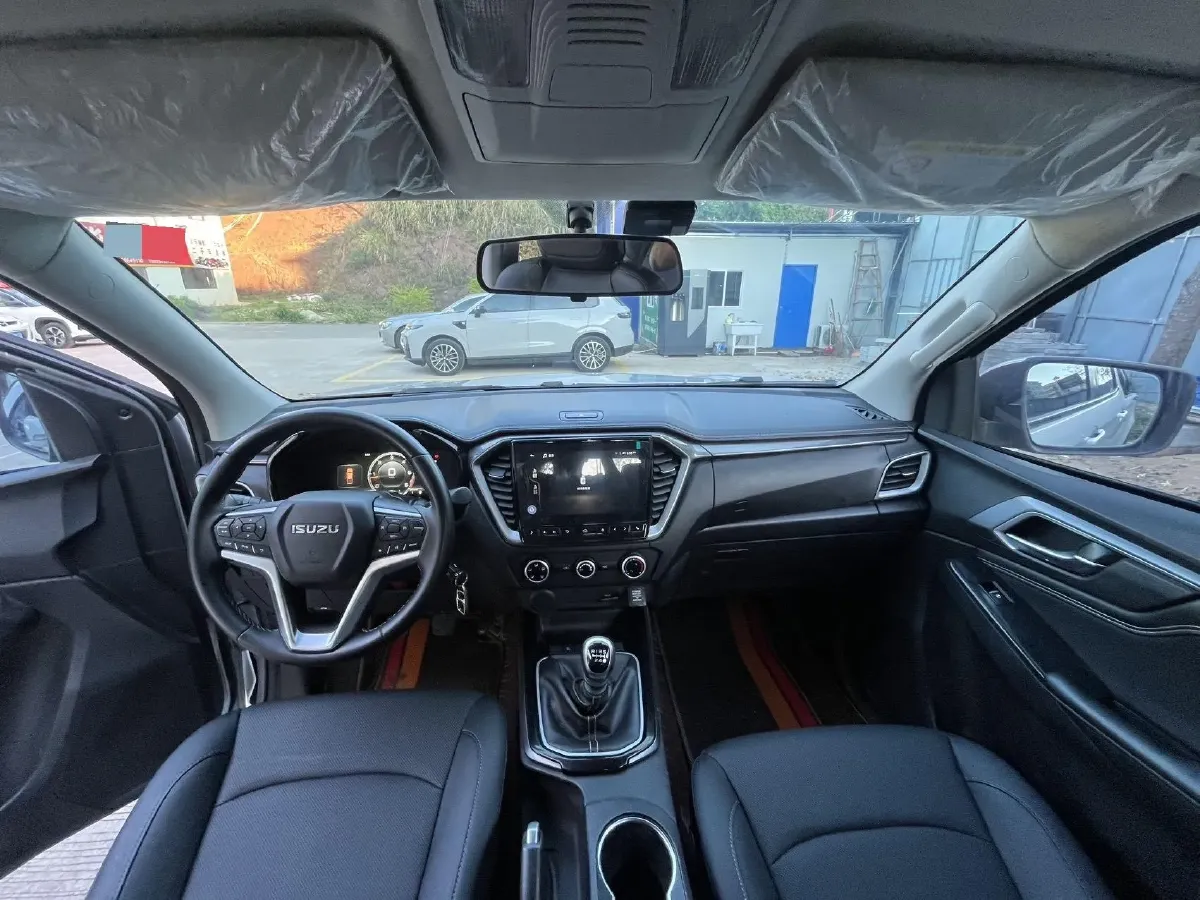 2023 JMC YuHu 7 2.0T 141HP L4 8AT,autocango,china used car exporter,china ev exporter,chinese used car exporter,chinese used ev exporter