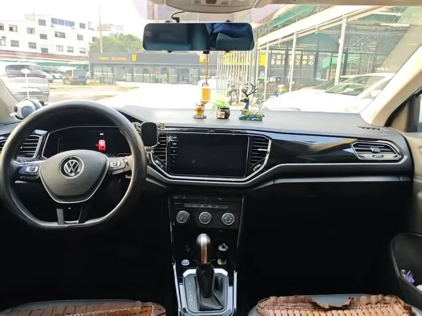 2022 Volkswagen T-Roc 1.4T 150HP L4 7DCT,autocango,china used car exporter,china ev exporter,chinese used car exporter,chinese used ev exporter