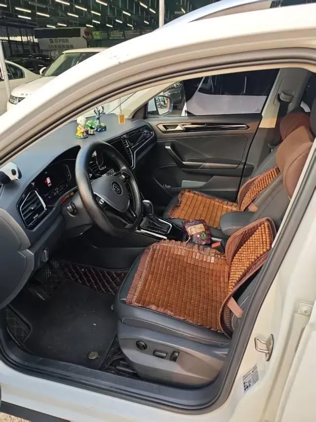 2022 Volkswagen T-Roc 1.4T 150HP L4 7DCT,autocango,china used car exporter,china ev exporter,chinese used car exporter,chinese used ev exporter