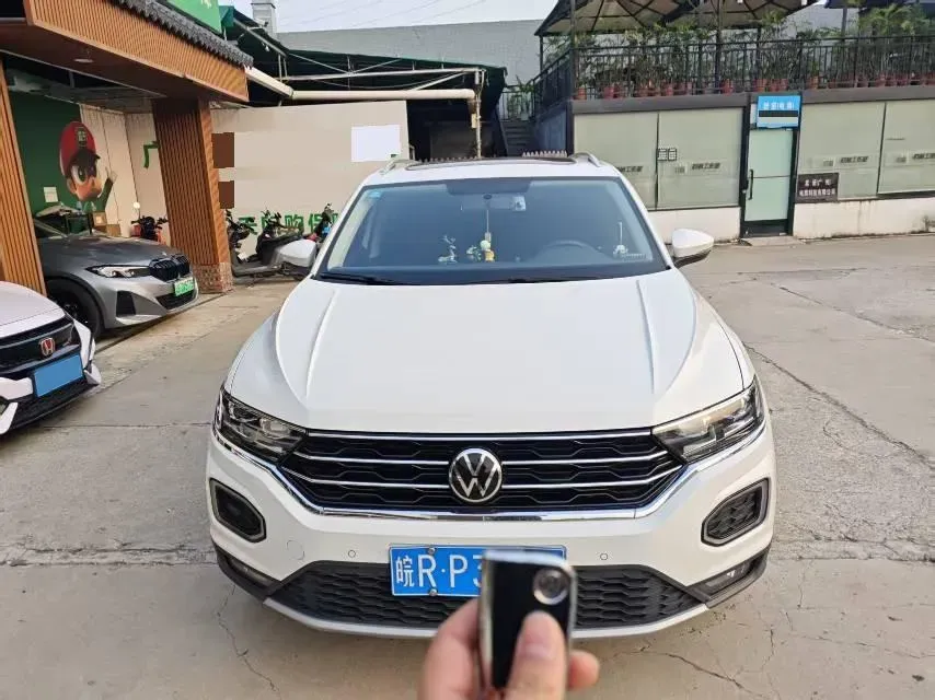 2022 Volkswagen T-Roc 1.4T 150HP L4 7DCT,autocango,china used car exporter,china ev exporter,chinese used car exporter,chinese used ev exporter